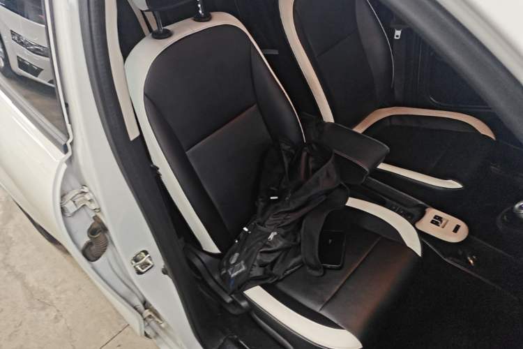 Used ORA Black Cat 2022 351 km Range Comfort Version Ternary Lithium Right Front Seat