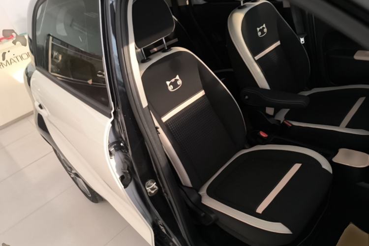 Used ORA Black Cat 2022 351 km Comfort Version Ternary Lithium Right Front Seat