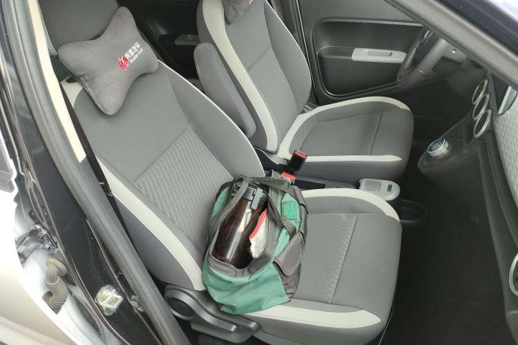 Used ORA Black Cat 2022 301km "Cute Pet" Version – Lithium Iron Phosphate Right Front Seat