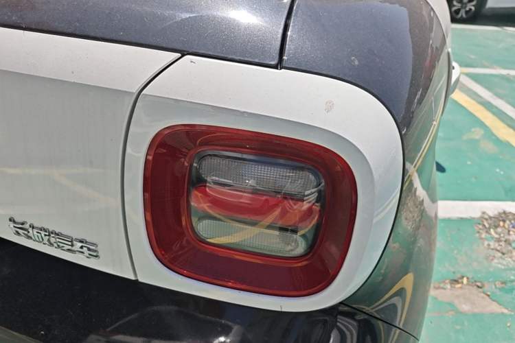 Used ORA Black Cat 2022 301km "Cute Pet" Version – Lithium Iron Phosphate Right Rear Taillight