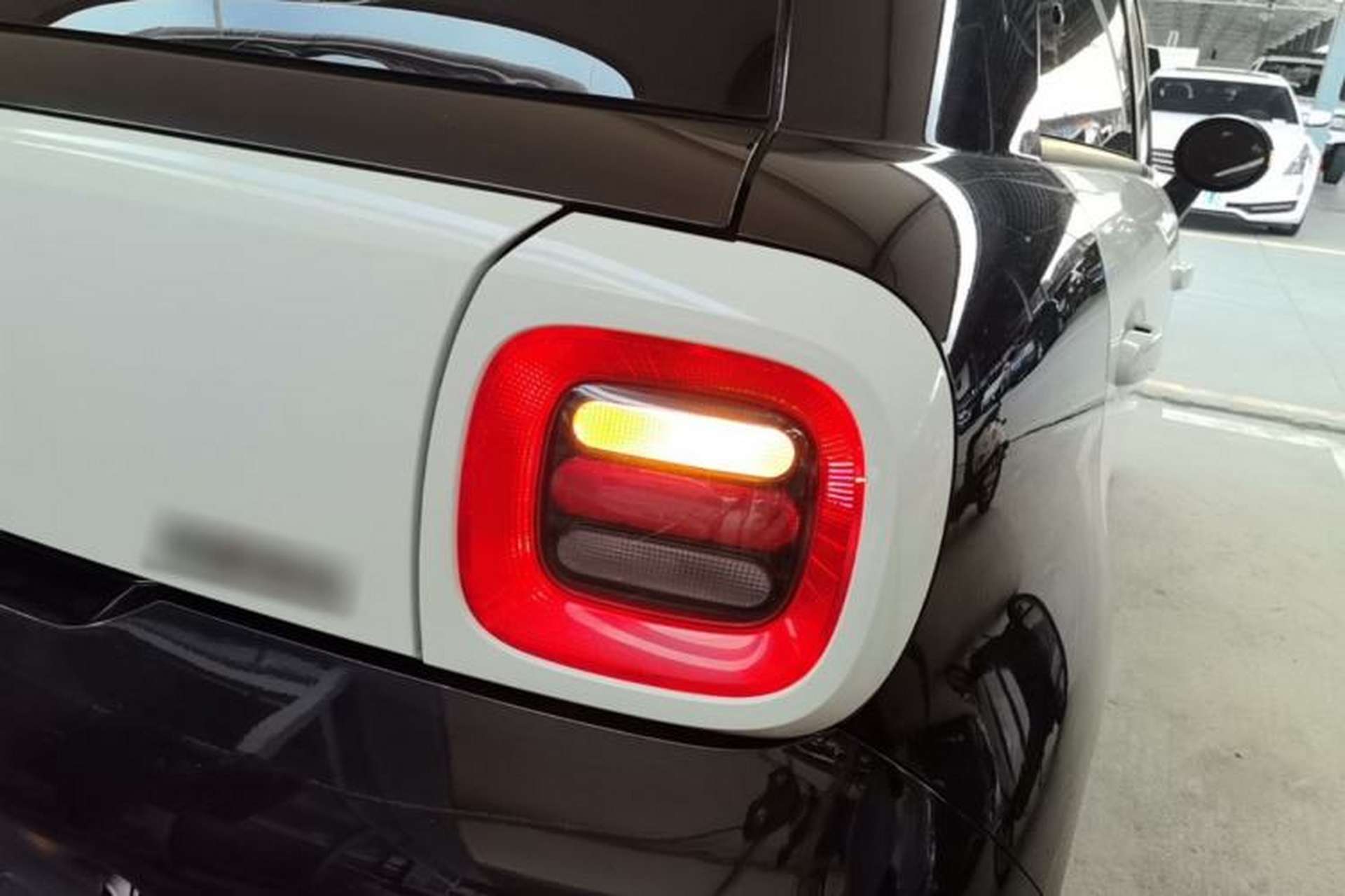 Used ORA Black Cat 2022 405 km Long-Range Version Ternary Lithium Right Rear Taillight