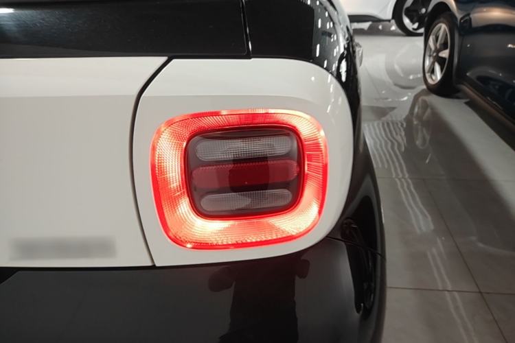 Used ORA Black Cat 2022 301km Base Version Ternary Lithium Right Rear Taillight