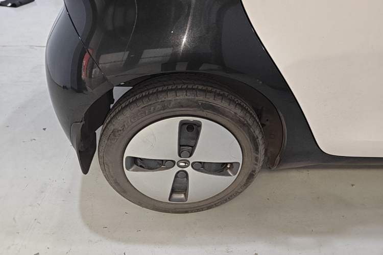 Used ORA Black Cat 2022 301km Base Version Ternary Lithium Right Rear Wheel Hub