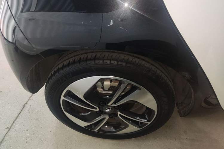 Used ORA Black Cat 2022 351 km Comfort Version Ternary Lithium Right Rear Wheel Hub