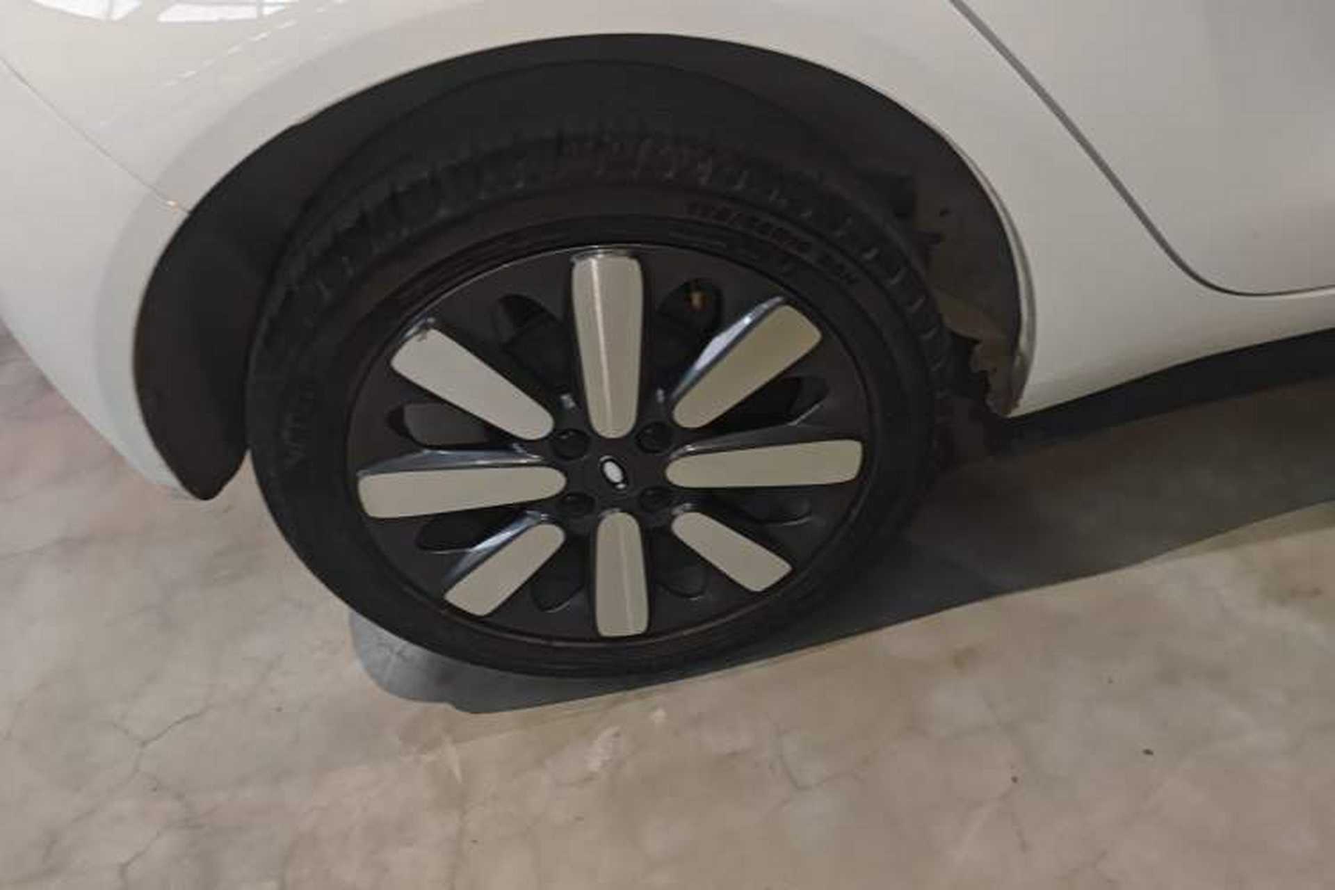 Used ORA Black Cat 2022 351 km Standard Version Ternary Lithium Right Rear Wheel Hub