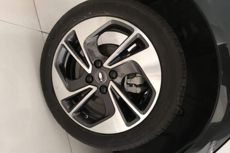 Used ORA Black Cat 2022 351 km Comfort Version Ternary Lithium Right Rear Wheel Hub
