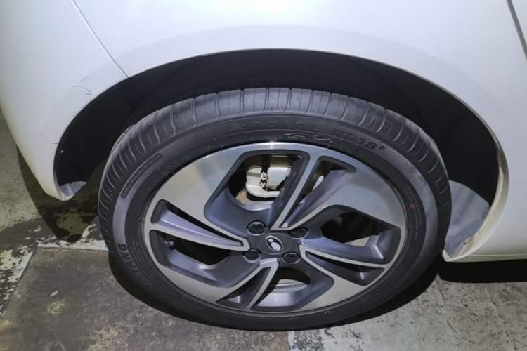 Used ORA Black Cat 2022 405 km Long-Range Version Ternary Lithium Right Rear Wheel Hub