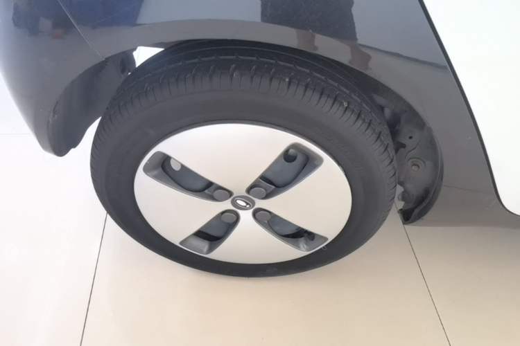 Used ORA Black Cat 2022 Updated Version 301 km Cute Pet Edition Lithium Iron Phosphate Right Rear Wheel Hub