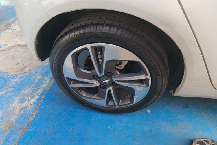 Used ORA Black Cat 2022 405 km Long-Range Version Ternary Lithium Right Rear Wheel Hub