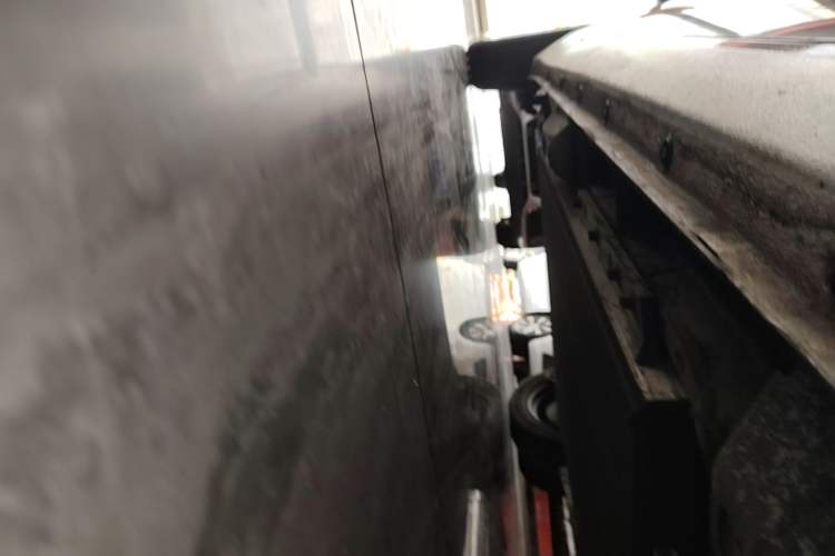 Used ORA Black Cat 2022 301km "Cute Pet" Version – Lithium Iron Phosphate Right Side Sill