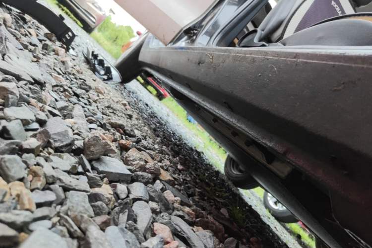 Used ORA Black Cat 2022 301km "Cute & Dynamic" Phosphate Iron Lithium Right Side Sill