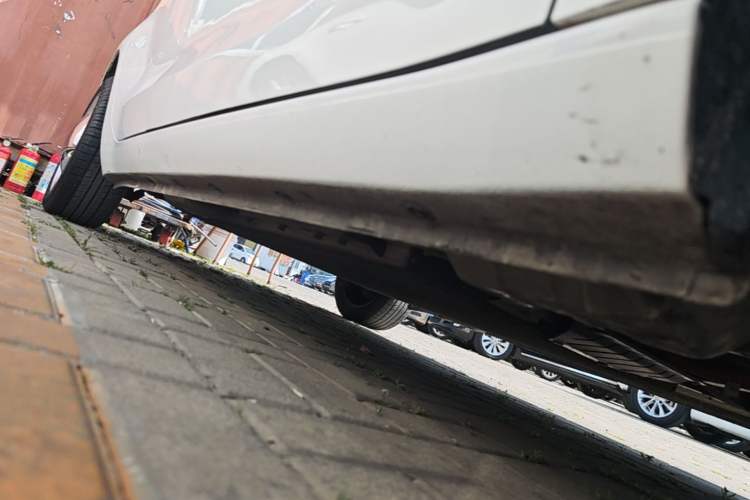 Used ORA Black Cat 2022 Updated Version 301 km Cute Pet Edition Lithium Iron Phosphate Right Side Sill
