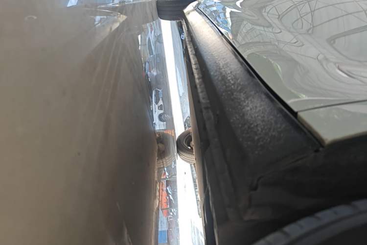 Used ORA Black Cat 2022 301km "Cute Pet" Version – Lithium Iron Phosphate Right Side Sill