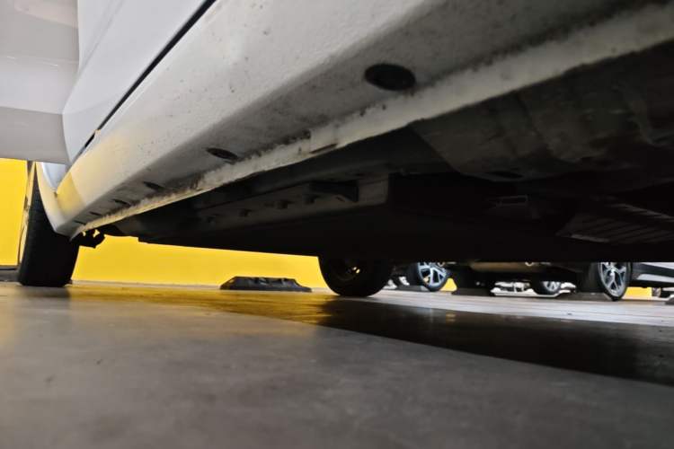 Used ORA Black Cat 2022 301km "Cute & Dynamic" Phosphate Iron Lithium Right Side Sill