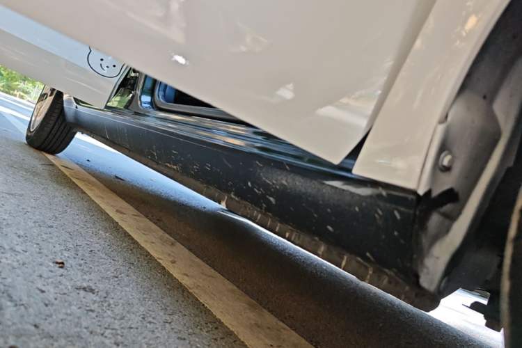 Used ORA Black Cat 2022 Updated Version 301 km Cute Pet Edition Lithium Iron Phosphate Right Side Sill
