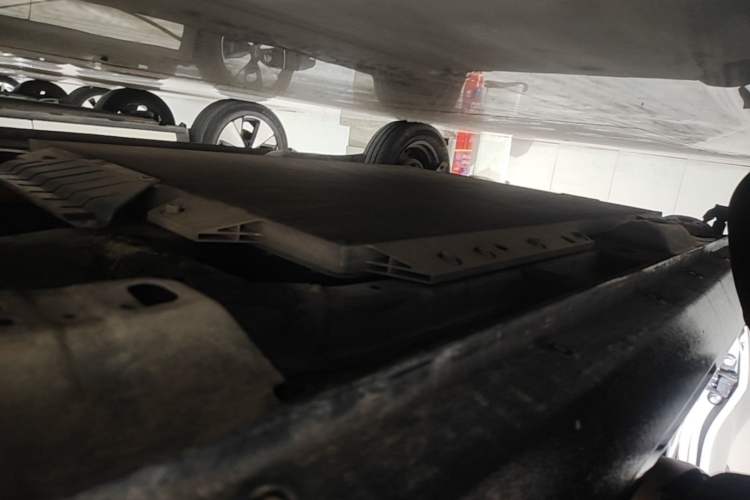 Used ORA Black Cat 2022 301km Base Version Ternary Lithium Right Side Sill