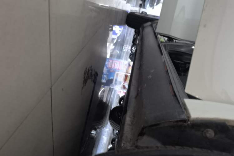 Used ORA Black Cat 2022 Updated Version 301 km Cute Pet Edition Lithium Iron Phosphate Right Side Sill