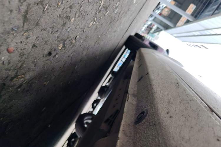 Used ORA Black Cat 2022 351 km Standard Version Ternary Lithium Right Side Sill