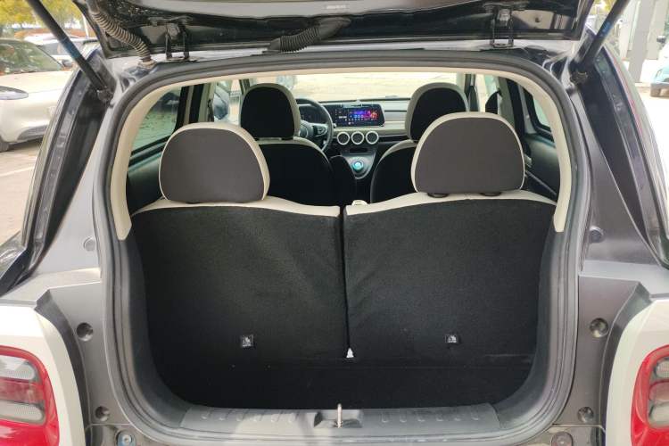 Used ORA Black Cat 2022 351 km Comfort Version Ternary Lithium Trunk