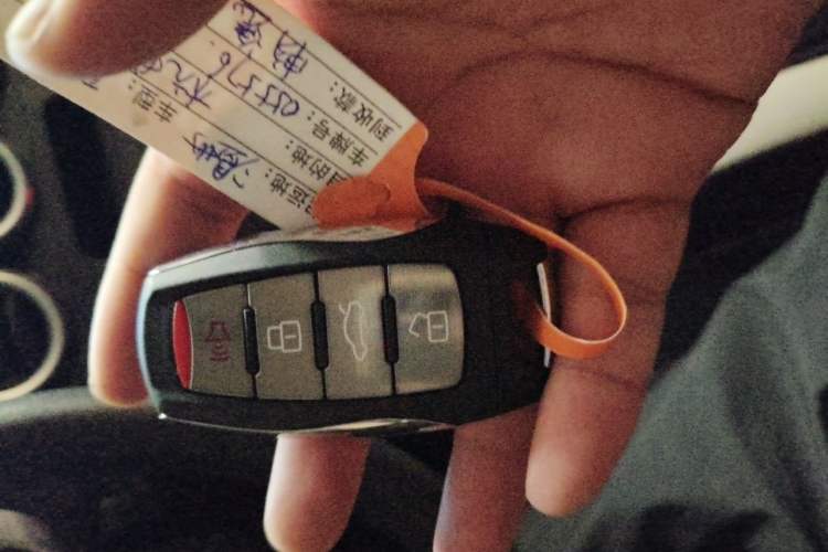 Used ORA Black Cat 2022 301km "Cute & Dynamic" Phosphate Iron Lithium Vehicle Key