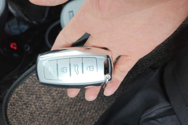 Used ORA Black Cat 2022 301km "Cute & Dynamic" Phosphate Iron Lithium Vehicle Key