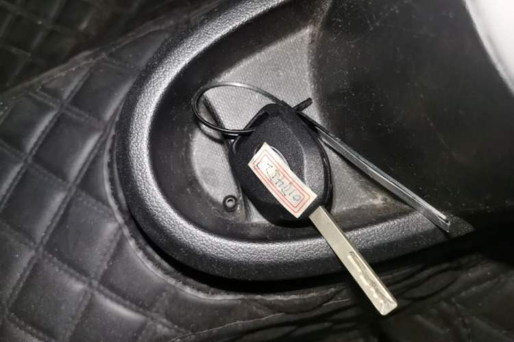 Used ORA Black Cat 2022 Updated Version 301 km Cute Pet Edition Lithium Iron Phosphate Vehicle Key