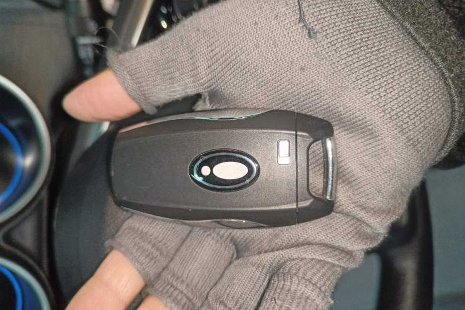 Used ORA Black Cat 2022 301km "Cute Pet" Version – Lithium Iron Phosphate Vehicle Key