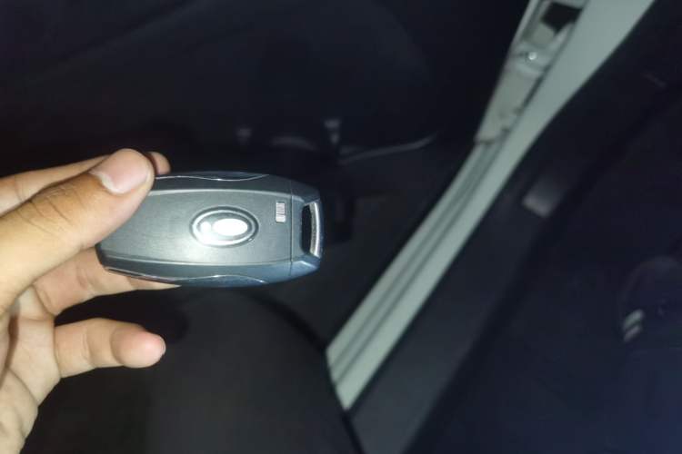 Used ORA Black Cat 2022 351 km Range Comfort Version Ternary Lithium Vehicle Key