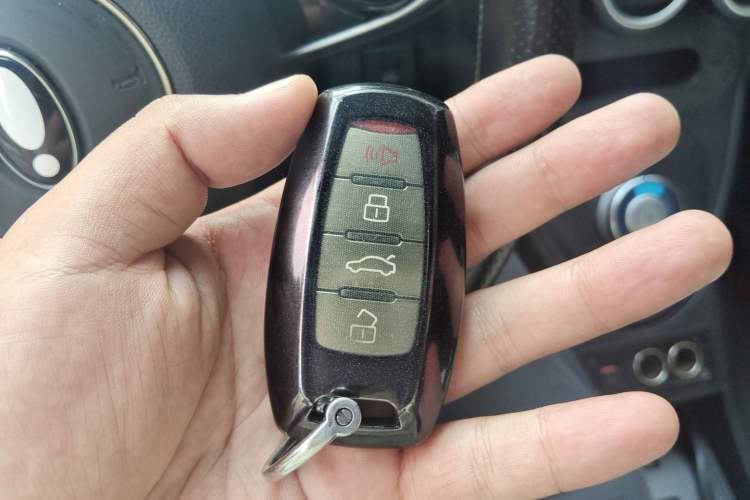 Used ORA Black Cat 2022 351 km Standard Version Ternary Lithium Vehicle Key