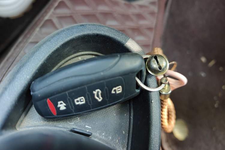 Used ORA Black Cat 2022 405 km Long-Range Version Ternary Lithium Vehicle Key