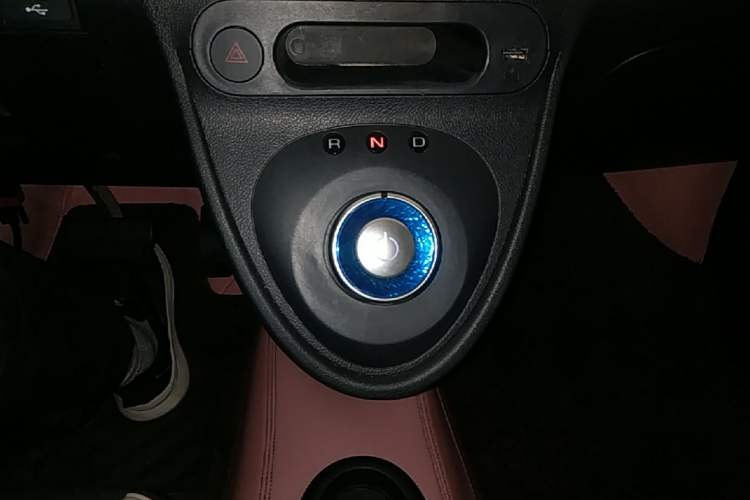 Used ORA Black Cat 2022 351 km Range Comfort Version Ternary Lithium Gear Lever
