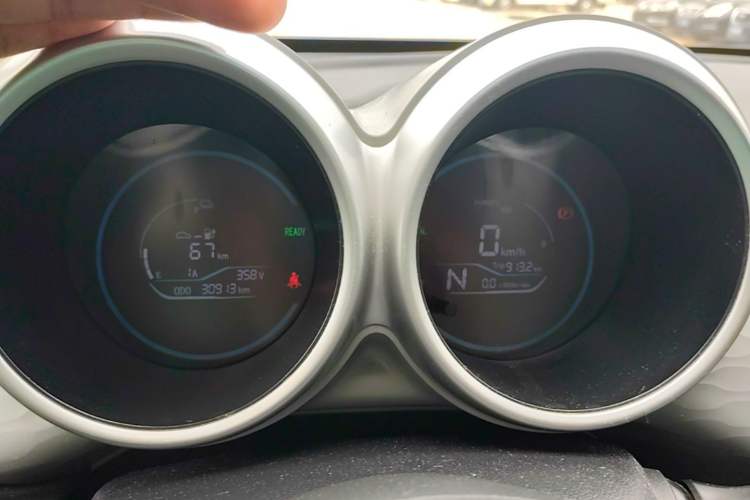 Used ORA Black Cat 2022 301km "Cute Pet" Version – Lithium Iron Phosphate Instrument Cluster