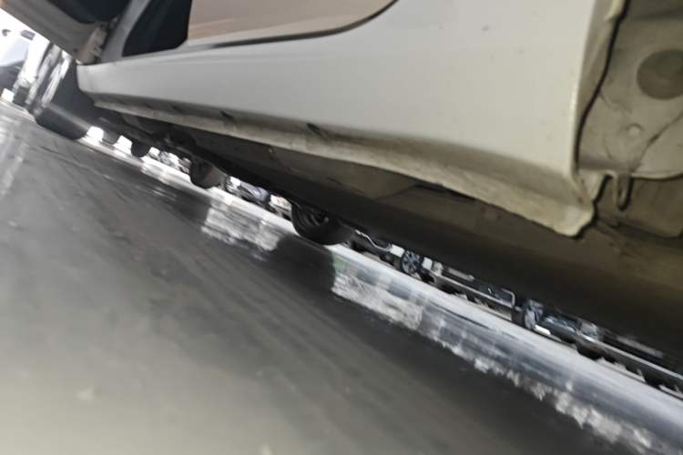 Used ORA Black Cat 2022 351 km Standard Version Ternary Lithium Left Side Sill