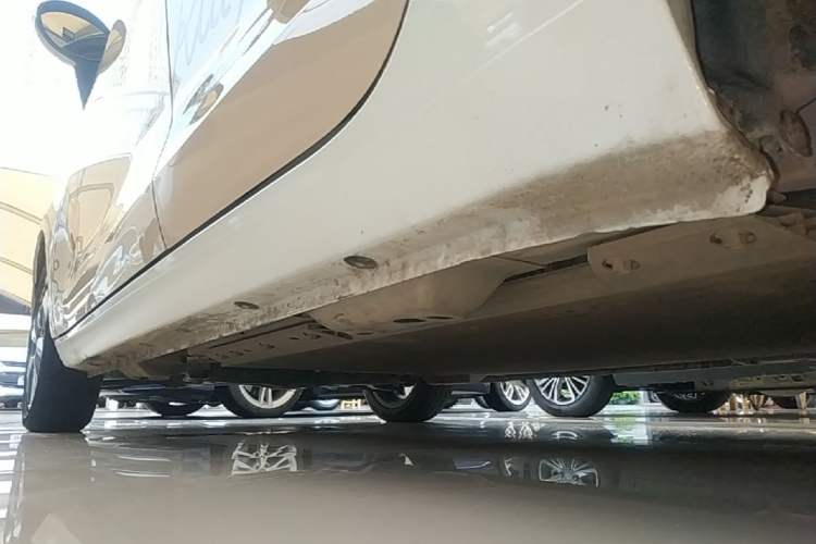 Used ORA Black Cat 2022 351 km Range Comfort Version Ternary Lithium Left Side Sill