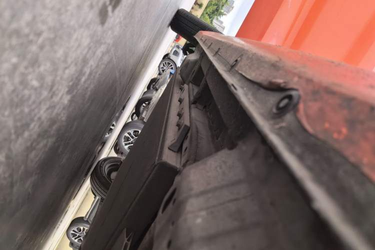 Used ORA Black Cat 2022 301km "Cute Pet" Version – Lithium Iron Phosphate Right Side Sill