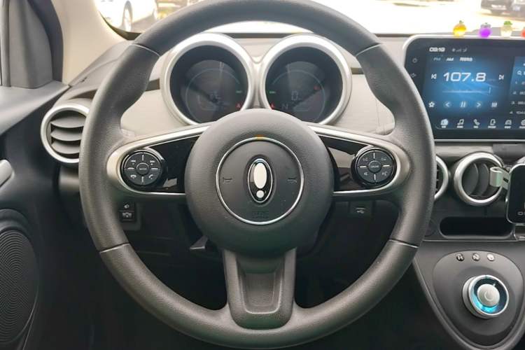 Used ORA Black Cat 2022 301km "Cute Pet" Version – Lithium Iron Phosphate Steering Wheel