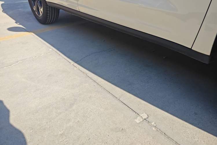 Used ORA Euler 5 2026 Model 1.5T Max Edition Right Side Sill