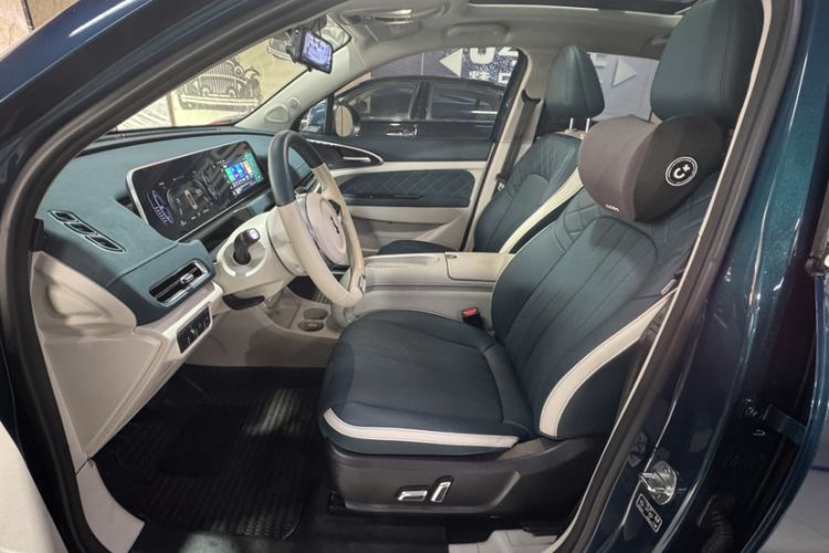 Used ORA Good Cat 2024 401 km Luxury Version Interior 3