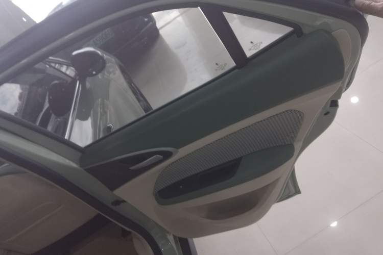 Used ORA Good Cat 2024 401 km Luxury Version Interior 6