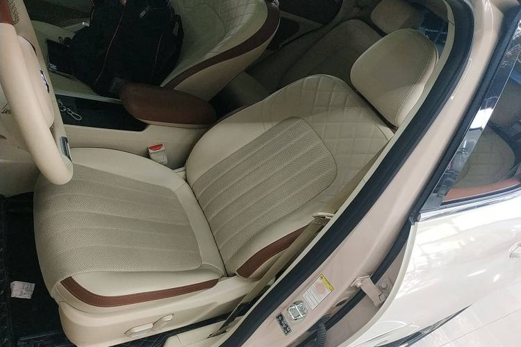 Used ORA Good Cat 2022 400km Standard Range Premium Version Lithium-Ion Battery Left Front Seat
