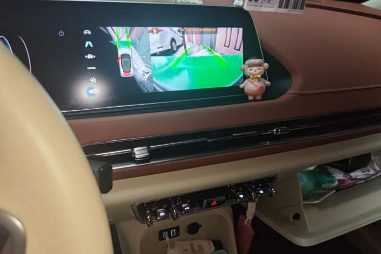 Used ORA Good Cat 2021 400km Standard Range Muse Edition Lithium-Ion Battery Audio And AC Panel