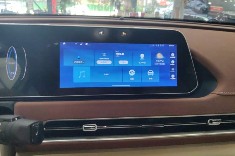 Used ORA Good Cat 2021 400km Standard Range Venus Edition Lithium Iron Phosphate Audio And AC Panel