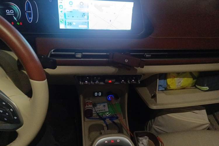Used ORA Good Cat 2021 400km Standard Range Athena Edition Lithium-Ion Battery Audio And AC Panel
