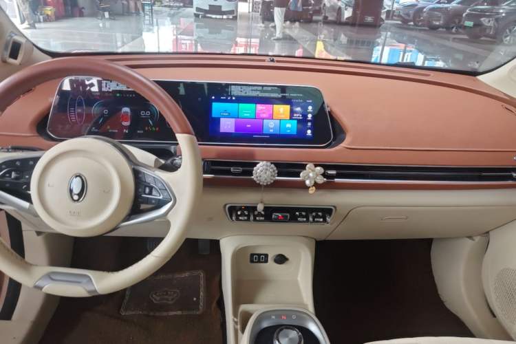 Used ORA Good Cat 2021 400km Standard Range Athena Edition Lithium-Ion Battery Audio And AC Panel