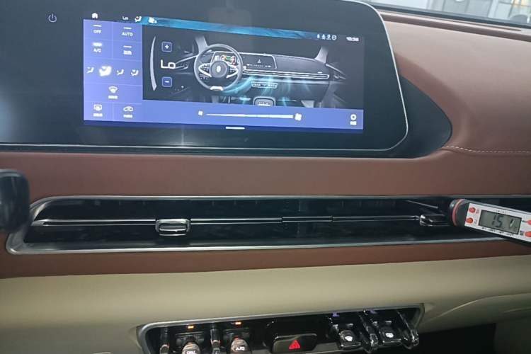 Used ORA Good Cat 2021 500km Long-Range Poseidon Edition Lithium-Ion Battery Audio And AC Panel