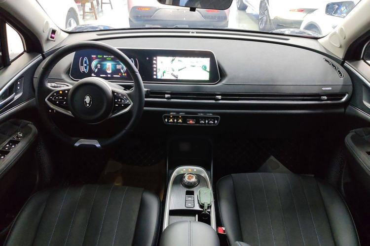 Used ORA Good Cat 2021 400km Standard Range Athena Edition Lithium-Ion Battery Center Console