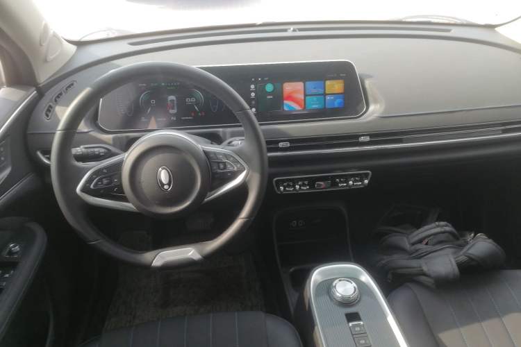 Used ORA Good Cat 2021 400km Standard Range Venus Edition Lithium Iron Phosphate Center Console