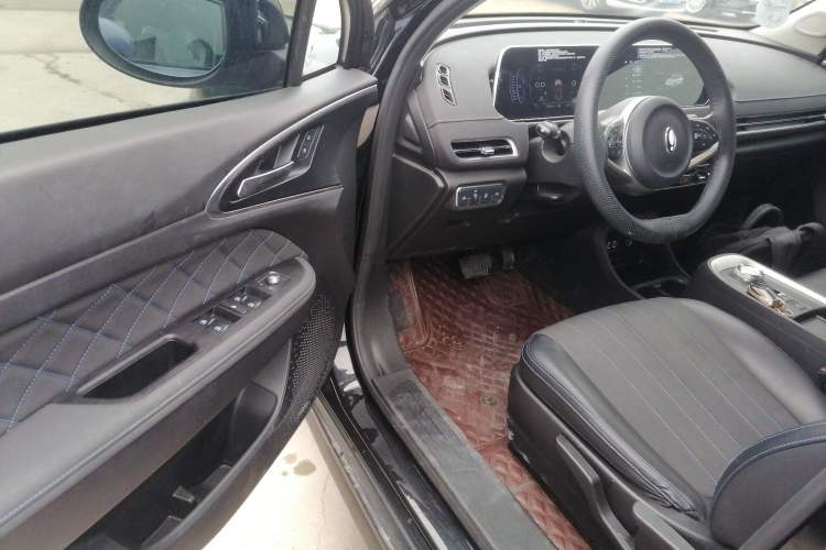Used ORA Good Cat 2021 400km Standard Range Venus Edition Lithium Iron Phosphate Interior 3