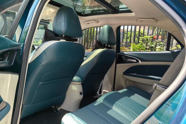 Used ORA Good Cat 2021 400km Standard Range Venus Edition Lithium-Ion Battery Interior 4