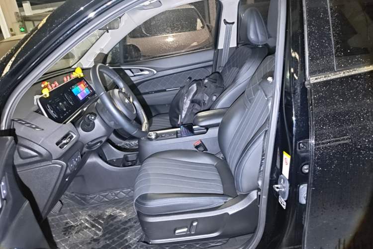 Used ORA Good Cat 2021 500km Long-Range Poseidon Edition Lithium-Ion Battery Left Front Seat